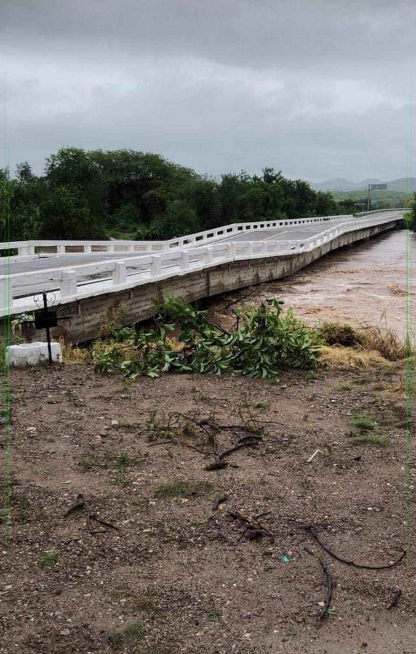 $!Se desploma puente El Quelite en la carretera libre de Mazatlán a Culiacán