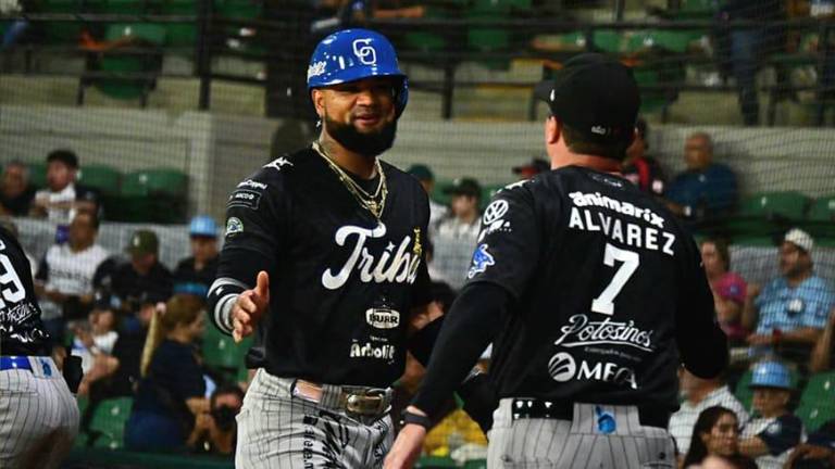 Un cuadrangular de dos carreras de Sebastián Elizalde rompió el empate en la décima entrada.