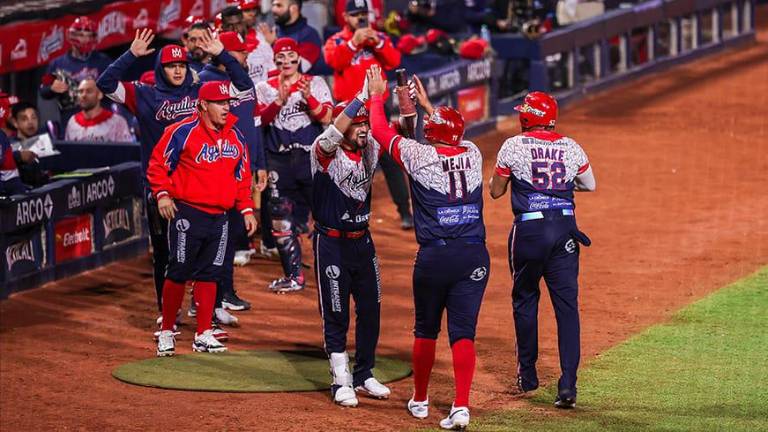 Álex Mejía remolcó par de carreras por Mexicali, que se metió a las semifinales.