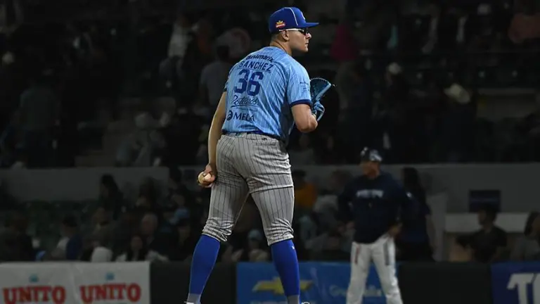 Fernando Sánchez lanzó con mucha efectividad en el cierre de serie en el Kuroda Park.