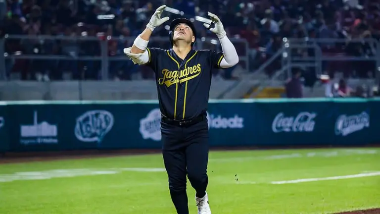 Los Jaguares de Nayarit derrotaron 8–2 a los Charros de Jalisco.