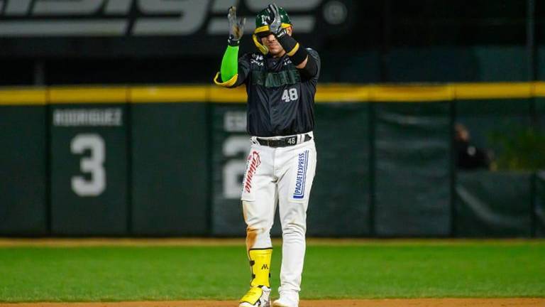 Los Mochis inicia con poder ofensivo y pitcheo sólido en casa.