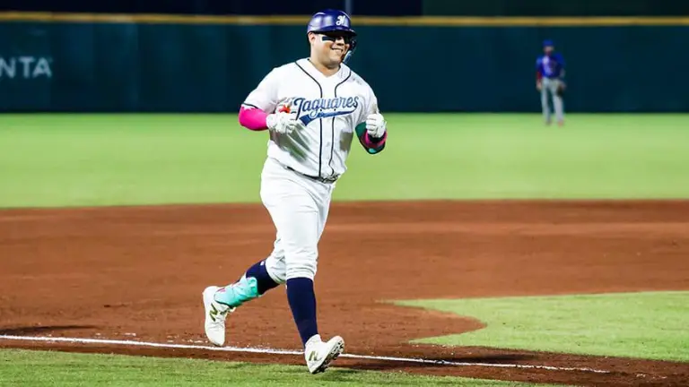 Ricardo Valenzuela fue de los que conectó jonrón por Jaguares.