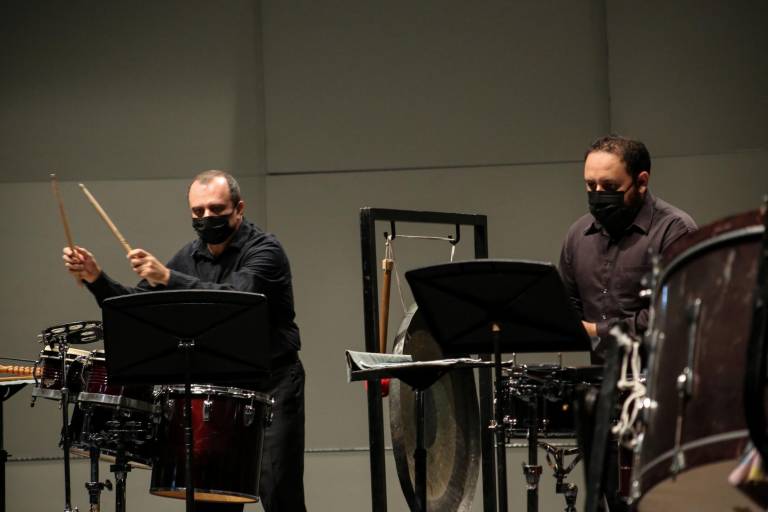 Trepidante interpretación de Sweet swaft, por percusionistas de la OSSLA