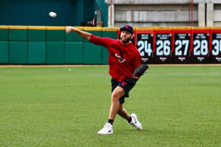 Nolan Kingham ya está en el puerto y listo para sumar triunfos con Venados de Mazatlán