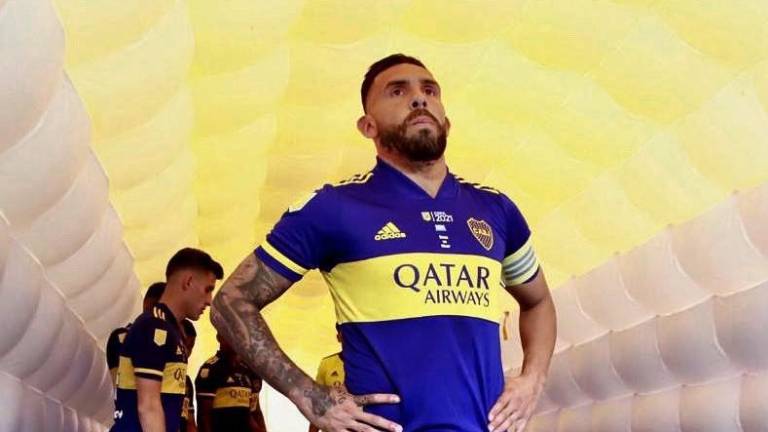 Carlos Tevez cuelga oficialmente los botines.