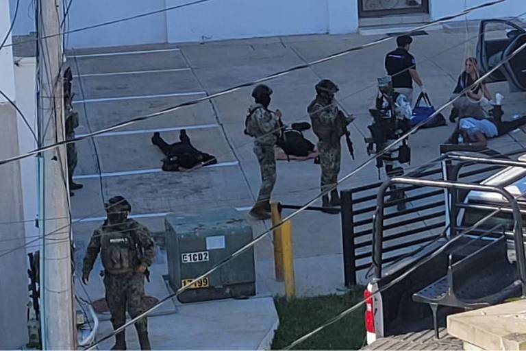 Detienen a civiles armados tras persecución en la Zona Dorada de Mazatlán