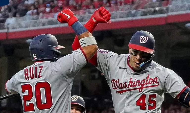 Nacionales sorprenden a Rojos con jonrón de Joey Meneses