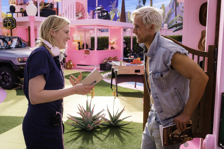 Recibe directora de ‘Barbie’ un regalo sorpresa de parte de Ryan Gosling