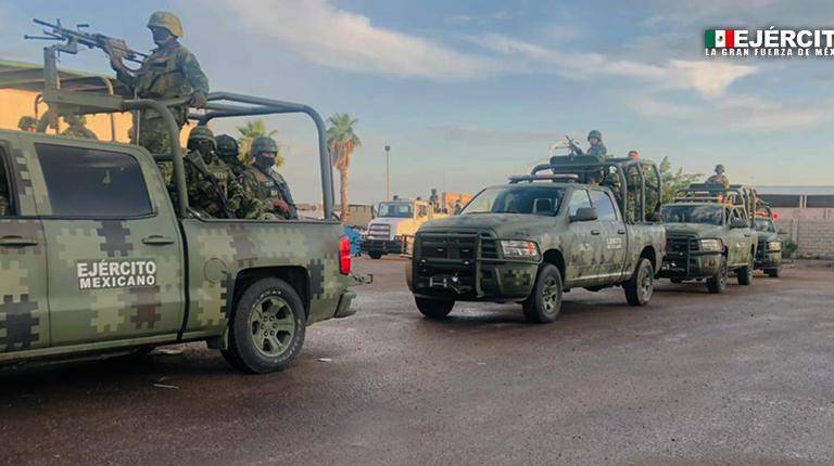 Patrullas del Ejército realizan recorridos en Culiacán.