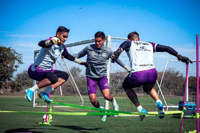 Mazatlán FC visita a Cruz Azul en el Azteca