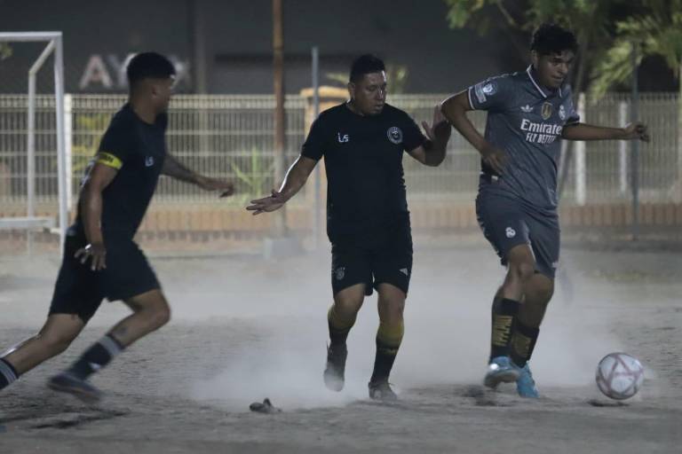 Familia Fajardo golea a Familia Espinoza en Torneo Intercanchas 2025