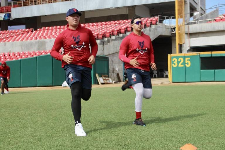 Jonatan Bernal, uno de los abridores de los juegos inaugurales, llega a la pretemporada de Venados