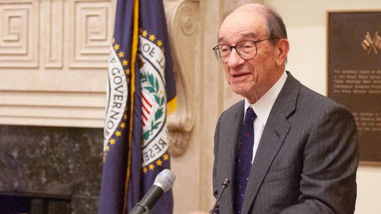 Alan Greenspan, un influyente economista de Estados Unidos, falleció este lunes a los 100 años.