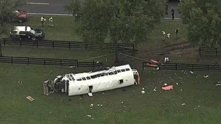 El autobús chocó con una camioneta en la carretera estatal 40 en el condado de Marion, ubicado al sur de Gainesville y al noroeste de Orlando.