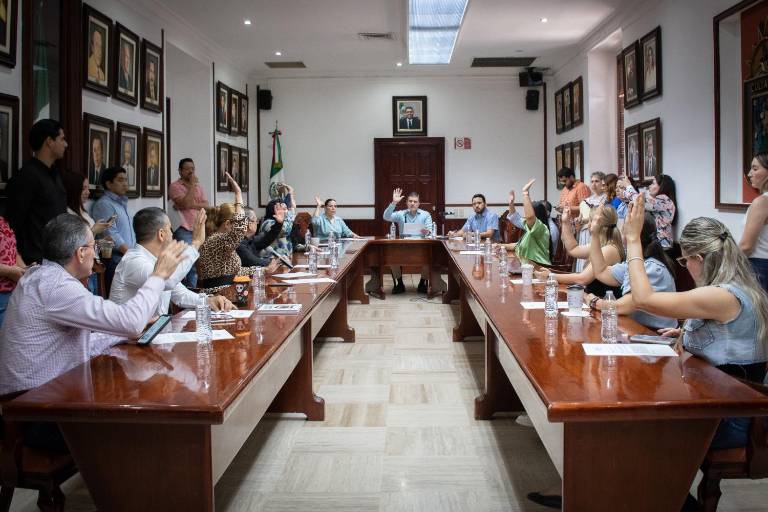 Formalizan convenio para el traspaso legal de bienes y personal de Culiacán al nuevo municipio de Eldorado