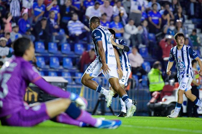 Cruz Azul debuta en casa con derrota ante Pachuca