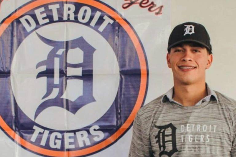 Prospecto de Venados de Mazatlán, Aleiman Cruz, firma con Tigres de Detroit