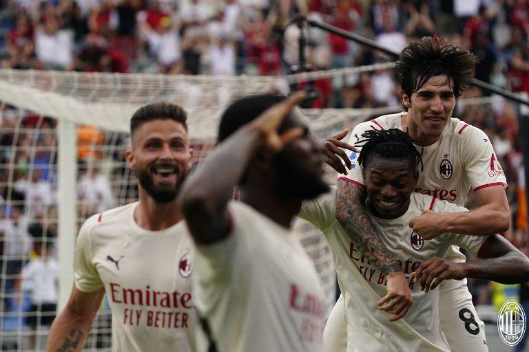 Milán golea al Sassuolo y conquista el Scudetto en la Serie A de Italia