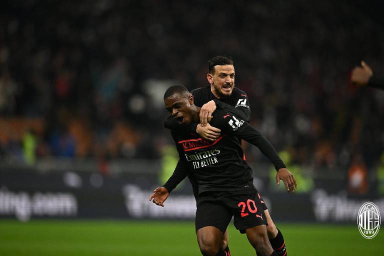 Milán vence al Empoli y se asienta en la cima de la Serie A