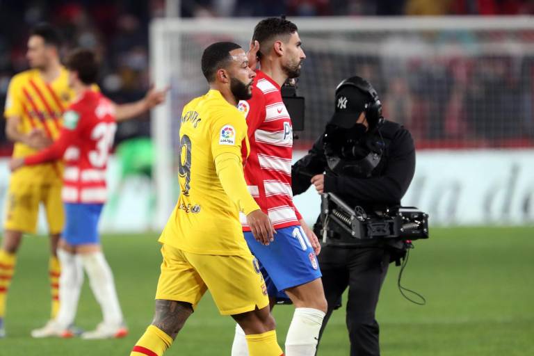 Barcelona deja escapar dos puntos en su visita al Granada