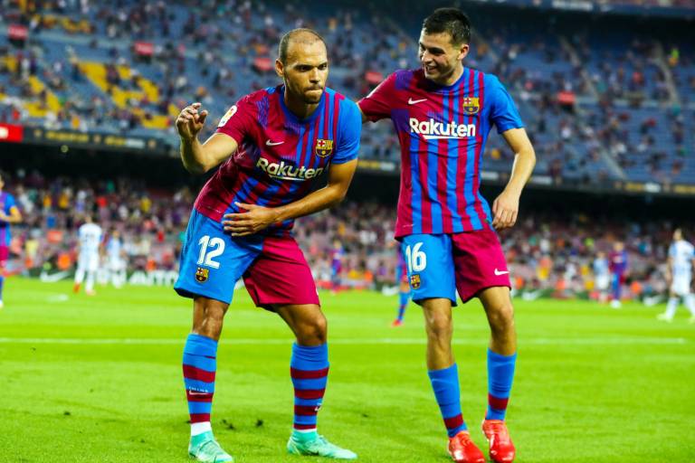 El Barcelona post-Messi golea 4-2 a la Real Sociedad, aunque sufre al final