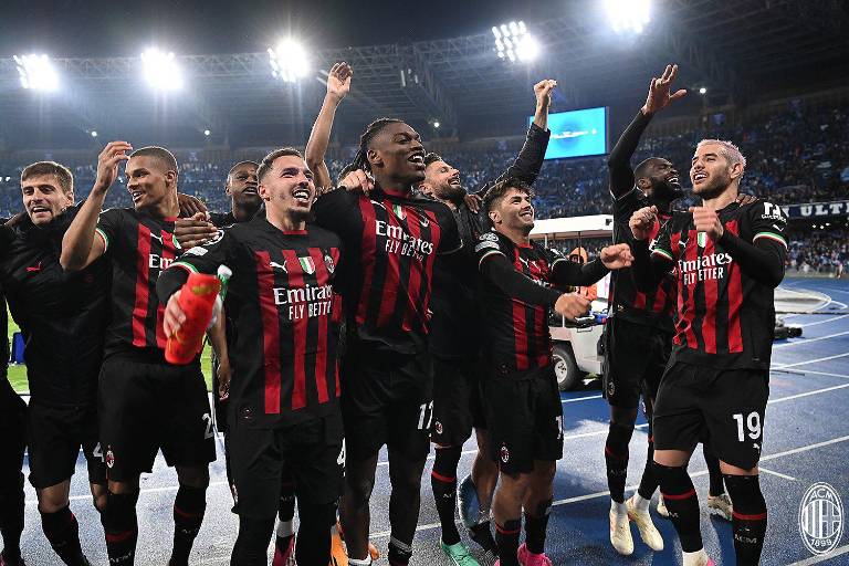 El Milan empata en Nápoles para volver a semifinales de la Liga de Campeones