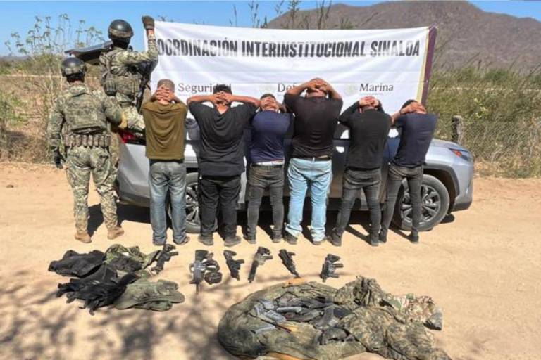 Personal naval libera a dos personas que habían sido privadas de libertad y detienen a 6 civiles, en Culiacán