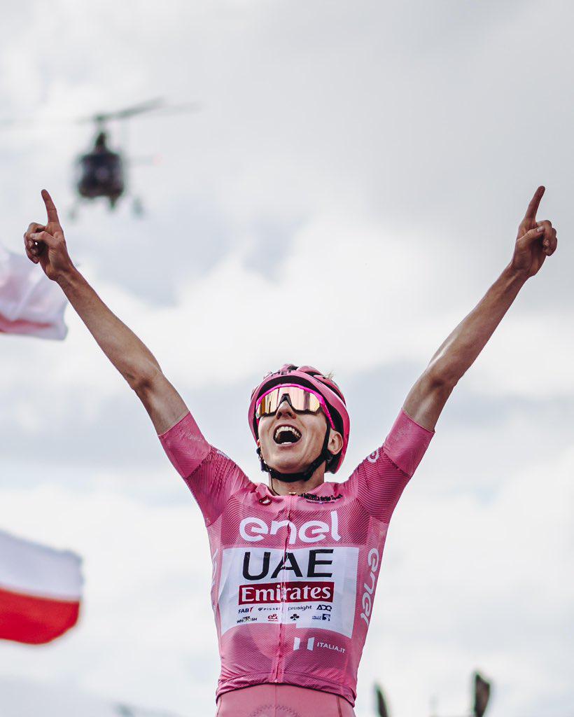 $!Tadej Pogacar renueva con el UAE Team Emirates hasta 2032 tras superar una cirugía por fractura