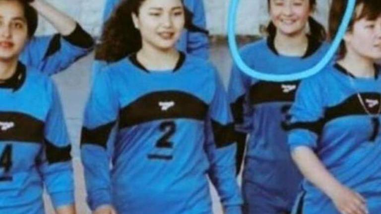 Mahjabin Hakimi (en el círculo).