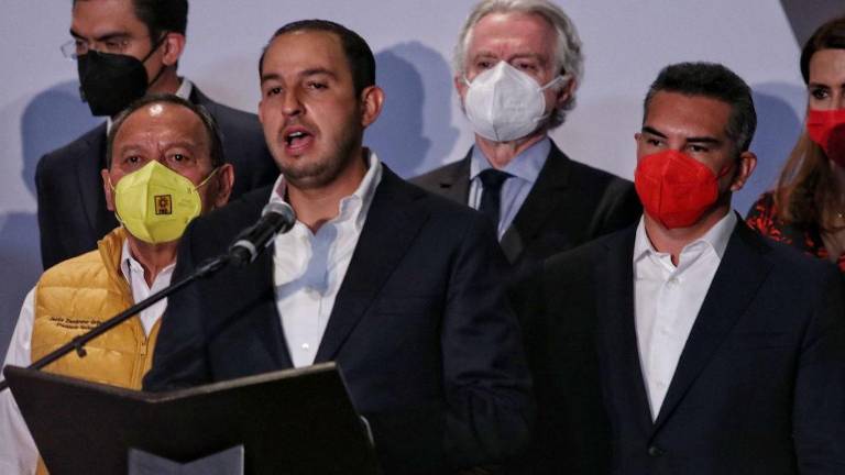 Dirigentes nacionales del PRD, PAN y PRI.