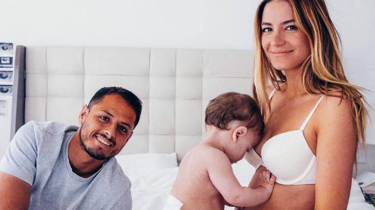 Javier Hernández y Sarah Kohan.