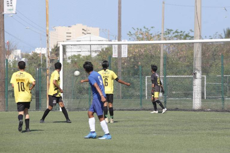 Embisten a Toros Mazatlán en la Liga Juvenil B Municipal