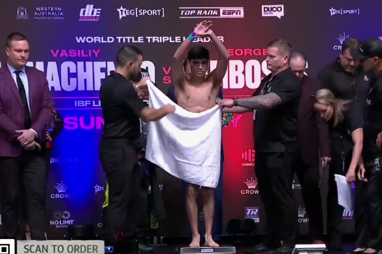 Cumple Pedro Guevara con la báscula para pelea de campeonato mundial