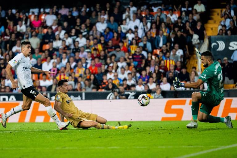 Lewandowski vale tres puntos de oro para el Barcelona