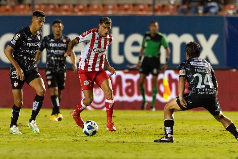 Necaxa le quita lo invicto al San Luis y logra su primer triunfo del torneo