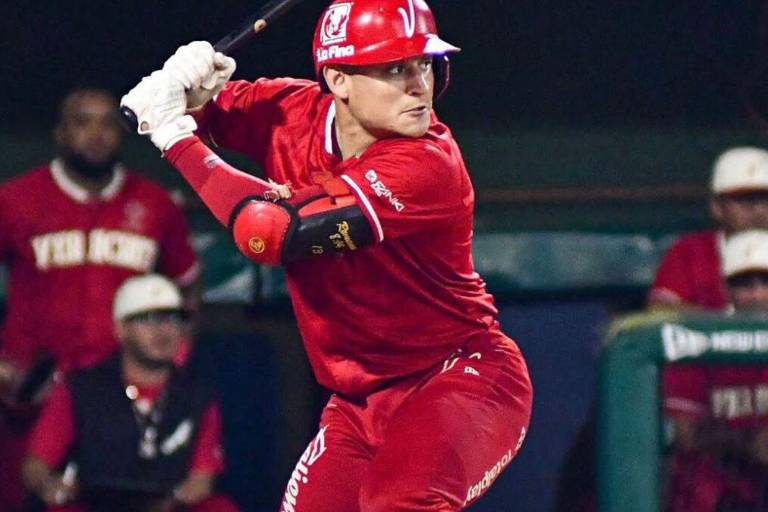 Con el madero encendido y el guante seguro, lucen peloteros de Venados en el verano