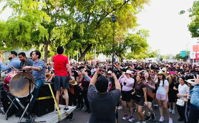 $!VaqueRun reúne a familias y jóvenes en una tarde de deporte, música y diversión en Culiacán