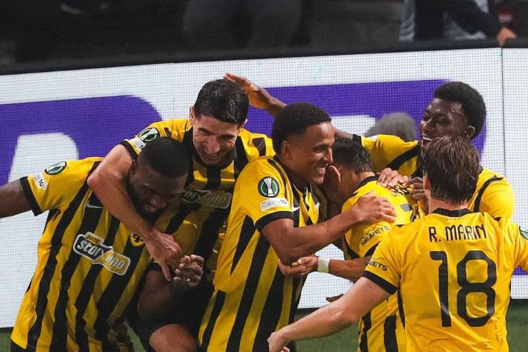 AEK Atenas arrasa 6-0 al Aberdeen en la Conference League con doble asistencia de Orbelín Pineda