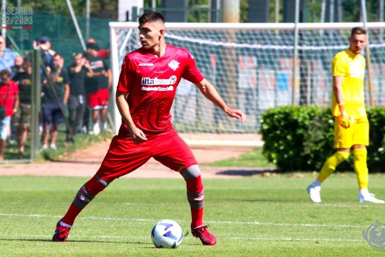 Johan Vásquez jugó los 90 minutos en el triunfo de Cremonese en la Copa Italia