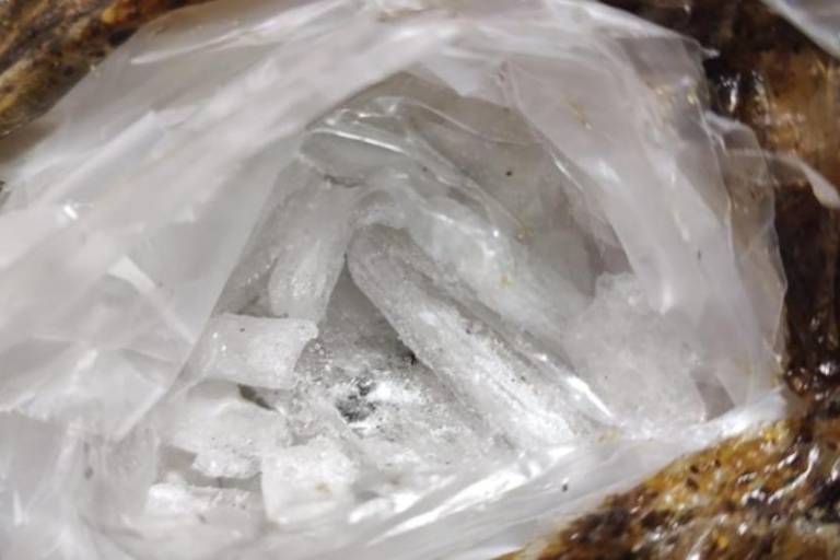 Hallan presunto cristal y cigarrillos de mariguana en paquetes que saldrían de Culiacán