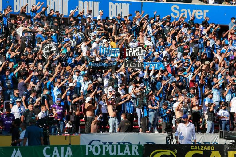 Suspenden estadio Corregidora tras los actos de violencia en el Querétaro-Atlas