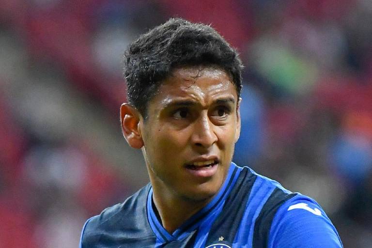 Luis Romo da positivo a Covid-19 y posponen su presentación con Rayados