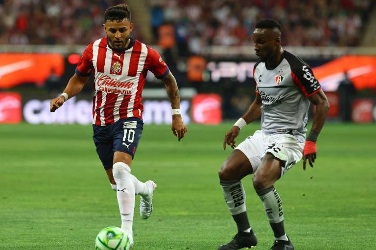 Alexis Vega fue multado por supuesta burla a Julián Quiñones