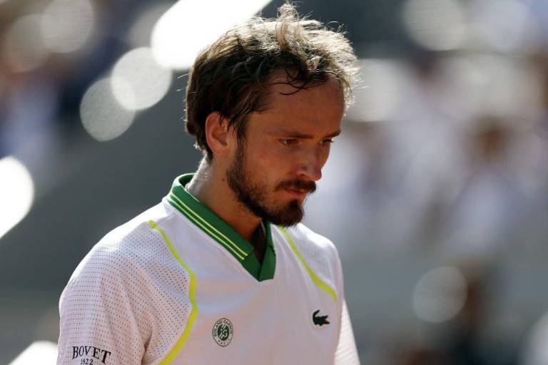 Daniil Medvedev revive su pesadilla en la tierra