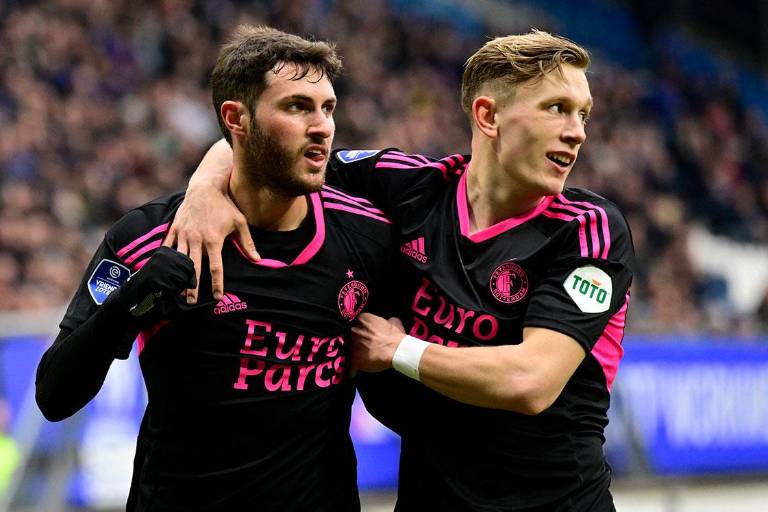 Con gol del mexicano Santiago Giménez, Feyernoord gana y avanza en la Copa de los Países Bajos