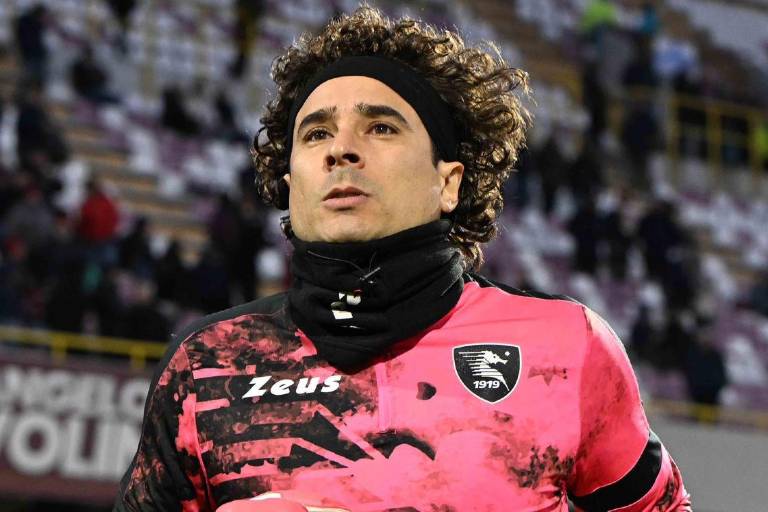 Guillermo Ochoa es criticado por Filippo Inzaghi, director ténico del Salernitana