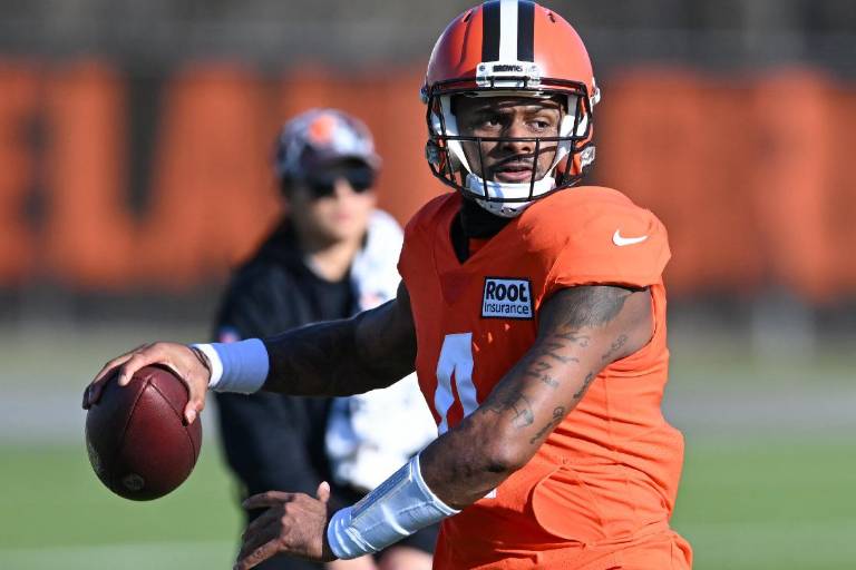 Deshaun Watson vuelve a los emparrillados luego de 700 días de ausencia