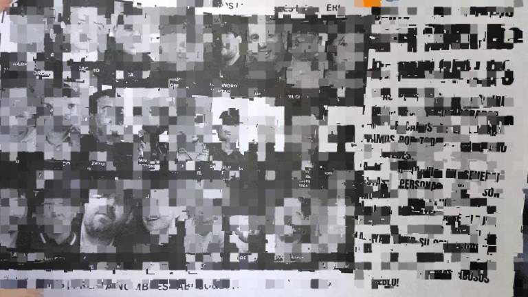 En Culiacán arrojaron volantes desde una avioneta con amenazas a influencers y artistas.