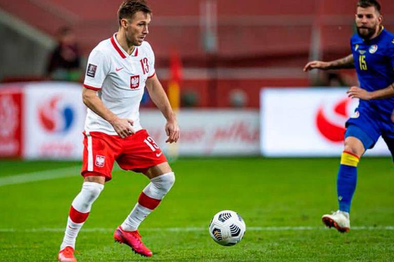 Polonia descarta a defensa para Qatar 2022 por fichar por club ruso